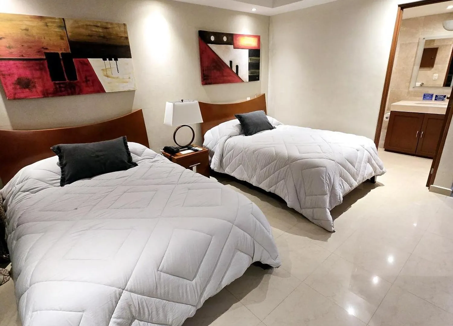 Laguna View And Beach Front Cove At Salvia Condominiums カンクン